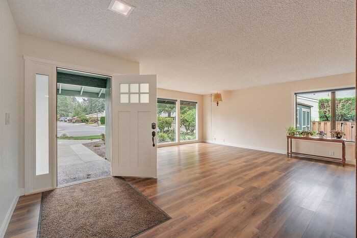 2115 Se Singing Woods Dr - Photo 2 of 30