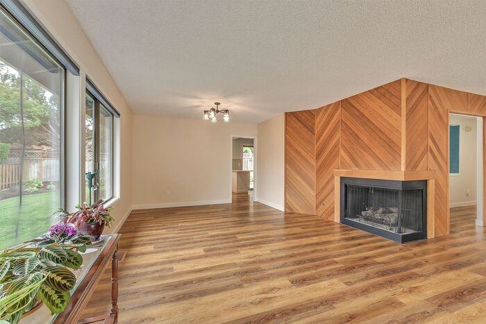 2115 Se Singing Woods Dr - Photo 5 of 30