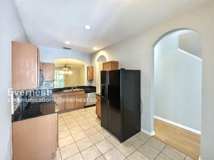 18106 Nassau Point Drive - Photo 2 of 29