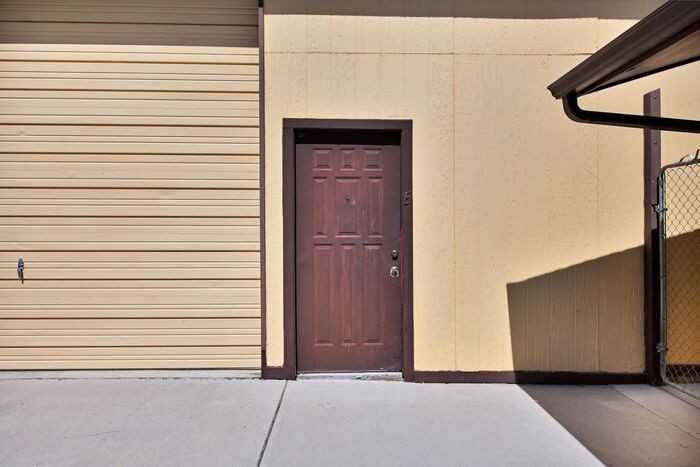 3290 1/2 Lombardy Ln - Photo 2 of 8