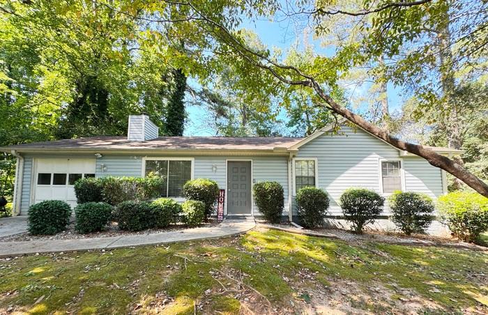 2945 Sawgrass Trail - Photo 2 of 11