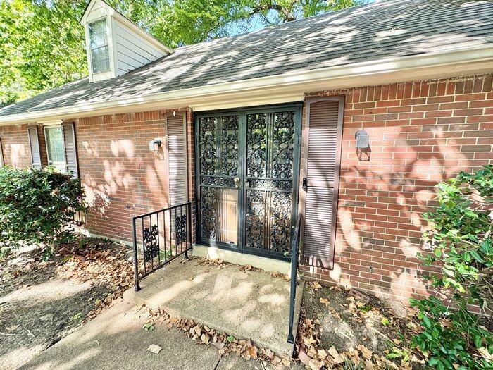 4936 Leven Road - Photo 4 of 26