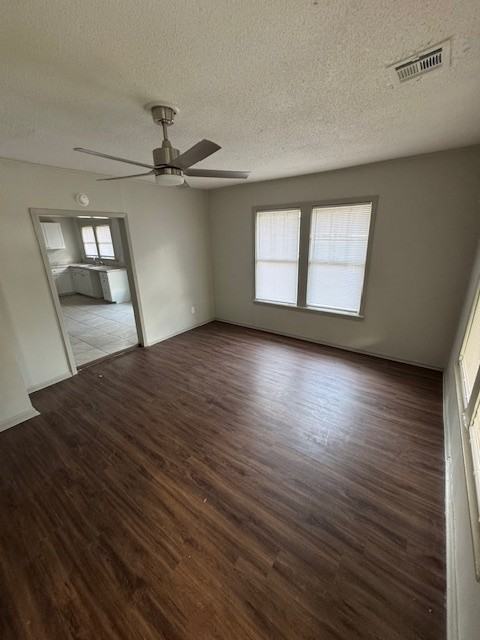 787 Moon St - Photo 4 of 12