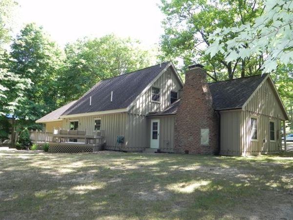 668 Michaywe Dr - Photo 2 of 15