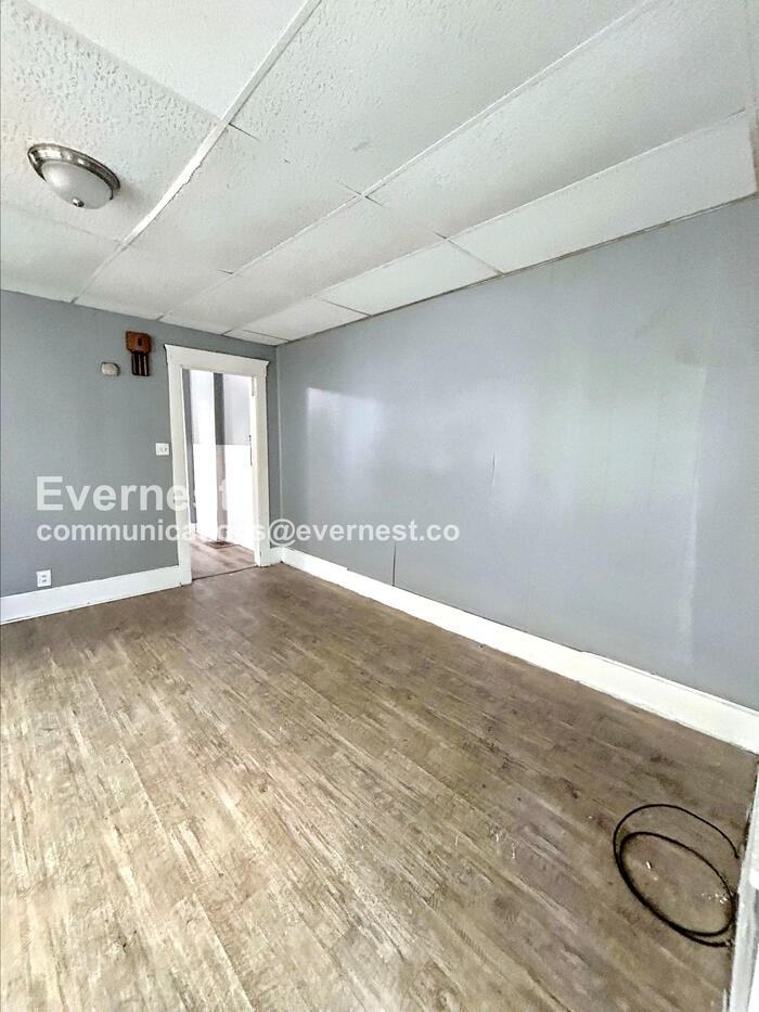 2213 E 82nd St - Photo 3 of 27