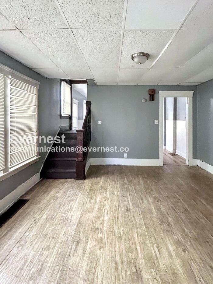 2213 E 82nd St - Photo 5 of 27