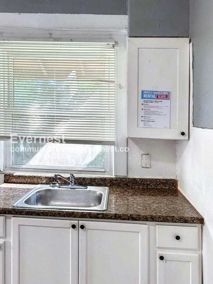 2213 E 82nd St - Photo 6 of 27