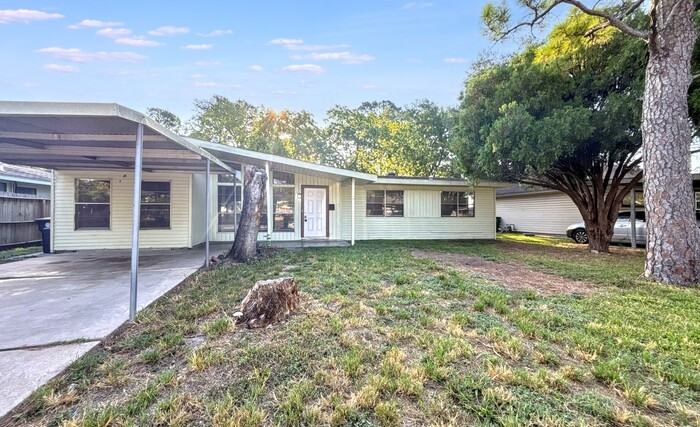 5826 Burr Oak Dr - Photo 2 of 31