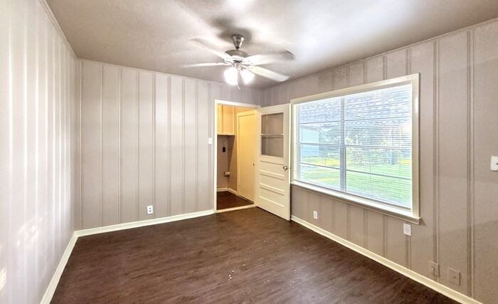 5826 Burr Oak Dr - Photo 5 of 31