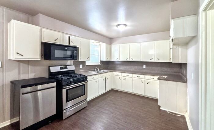 5826 Burr Oak Dr - Photo 7 of 31