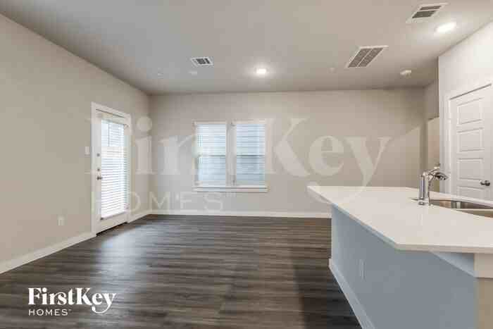 18310 W Centro Cir - Photo 3 of 19