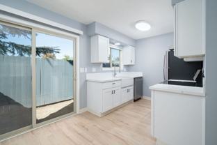 4920 Sw Lombard Ave - Photo 1 of 1