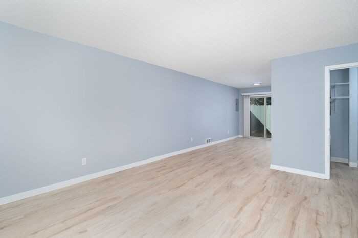 4920 Sw Lombard Ave - Photo 7 of 49