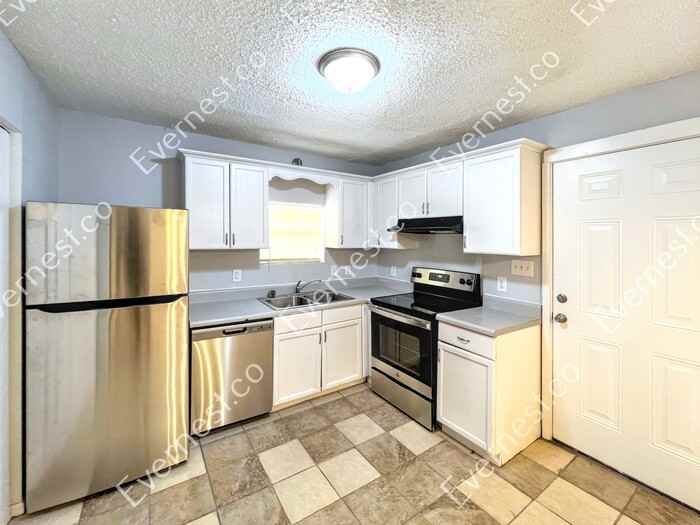 8134 Douglas Ave - Photo 2 of 24