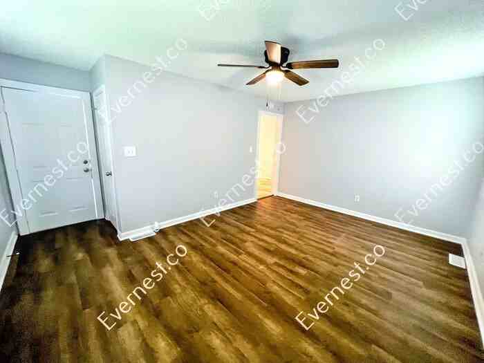 8134 Douglas Ave - Photo 4 of 24