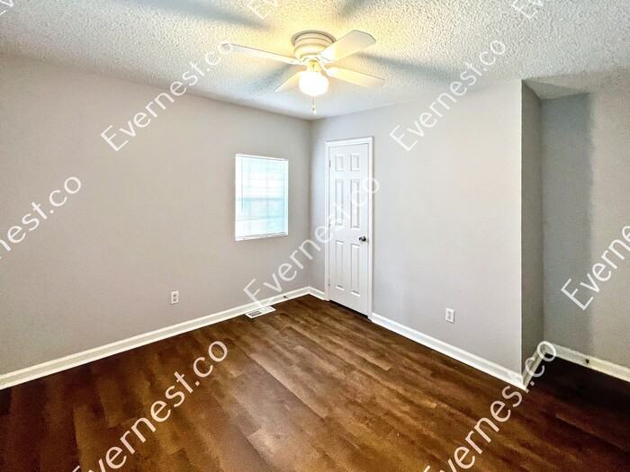 8134 Douglas Ave - Photo 7 of 24