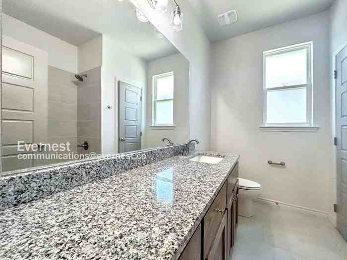 2216 Hornbeam Street - Photo 7 of 18