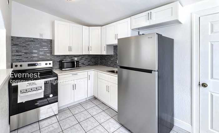 1906 98th Avenue - Photo 3 of 23