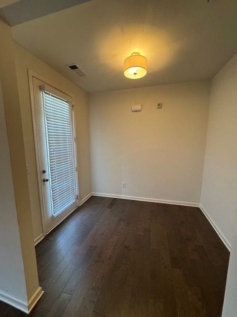 7729 Rutgers Cir - Photo 4 of 20