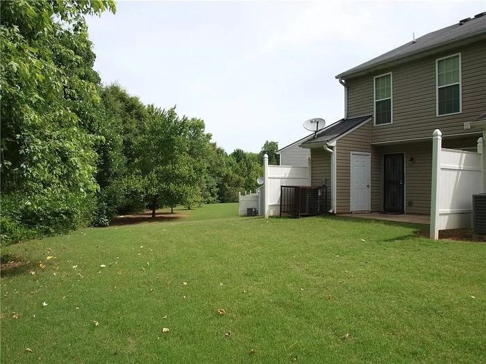 3489 Waldrop Trl - Photo 2 of 11