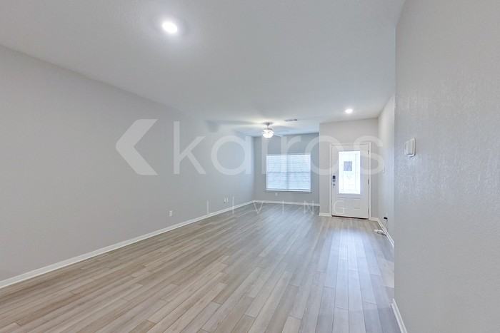 205 Capital Hill Vw - Photo 2 of 26