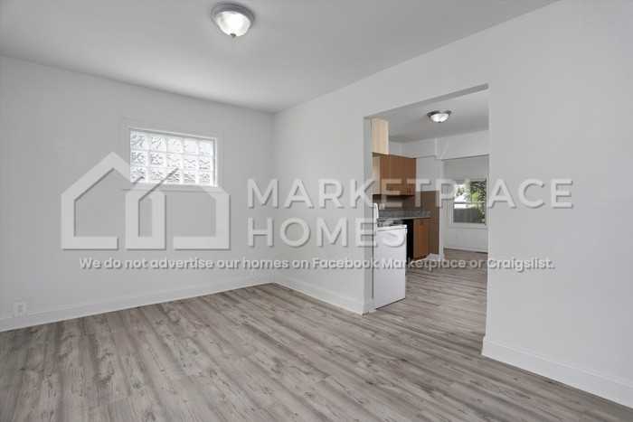 11051 Dodge Ave - Photo 4 of 31