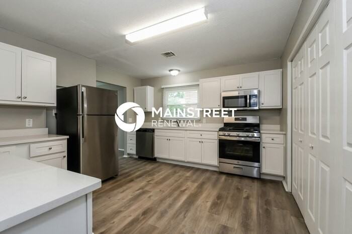 4917 Rainford Ct - Photo 5 of 16