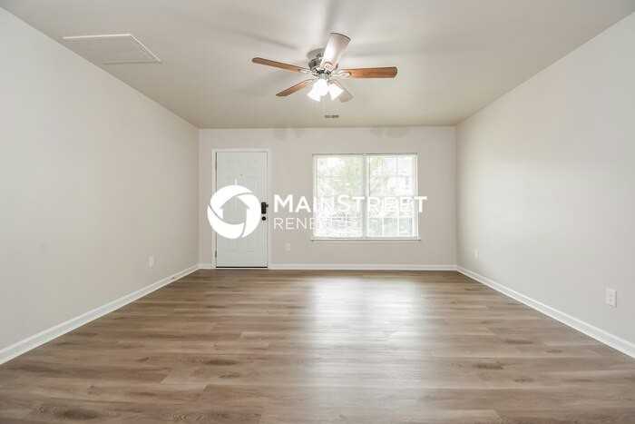 4455 Oak Pointe Drive - Photo 5 of 17