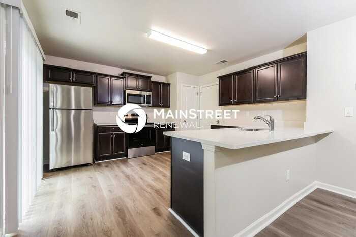 4455 Oak Pointe Drive - Photo 6 of 17