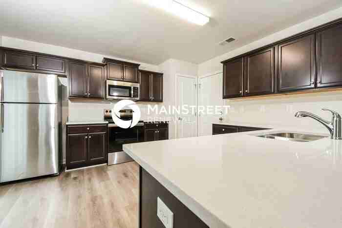 4455 Oak Pointe Drive - Photo 7 of 17