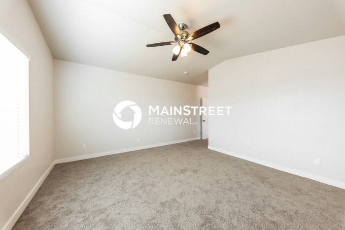 5607 S 16th Dr - Photo 7 of 16