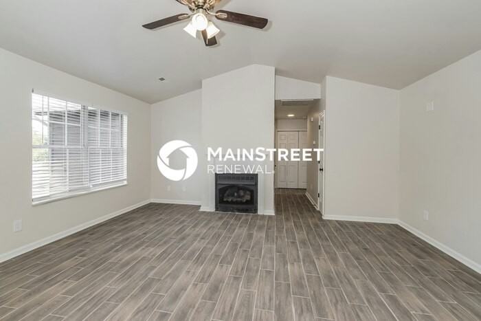 8424 Gardenside Ln - Photo 5 of 18