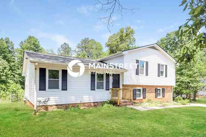 185 Hyde Cir - Photo 2 of 18