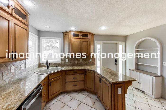 6815 North Michigan Avenue - Photo 5 of 20