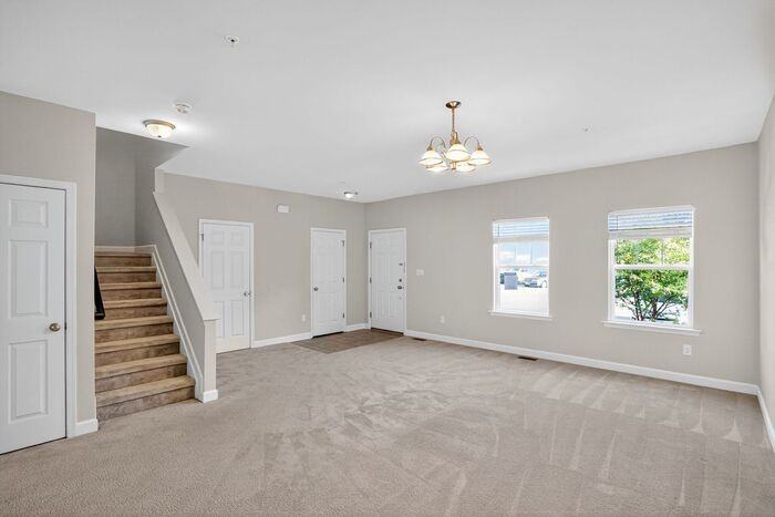 559 English Oak Ln - Photo 3 of 15