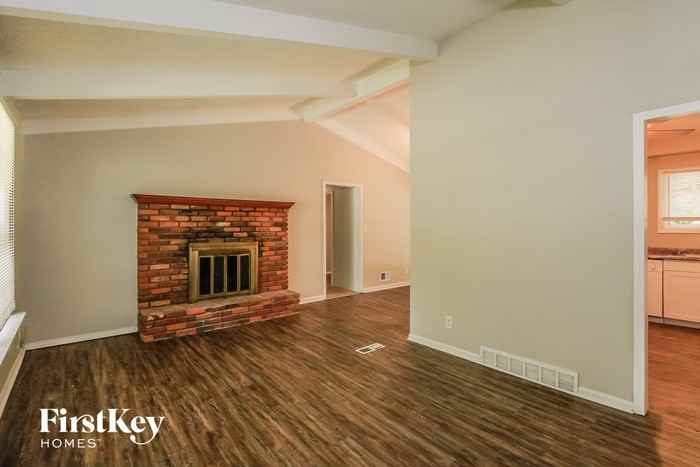 6927 Nw Avalon St - Photo 2 of 15