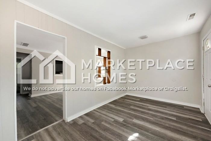 7577 Westminster Ave - Photo 3 of 22