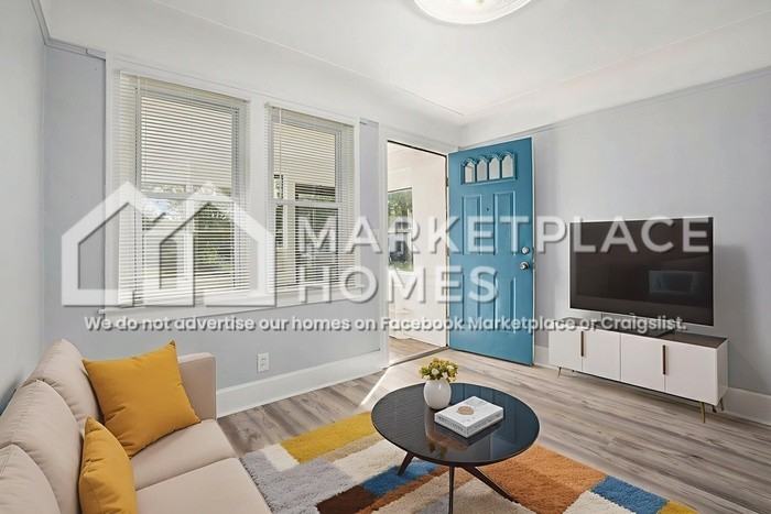 7043 Meadow Ave - Photo 4 of 23