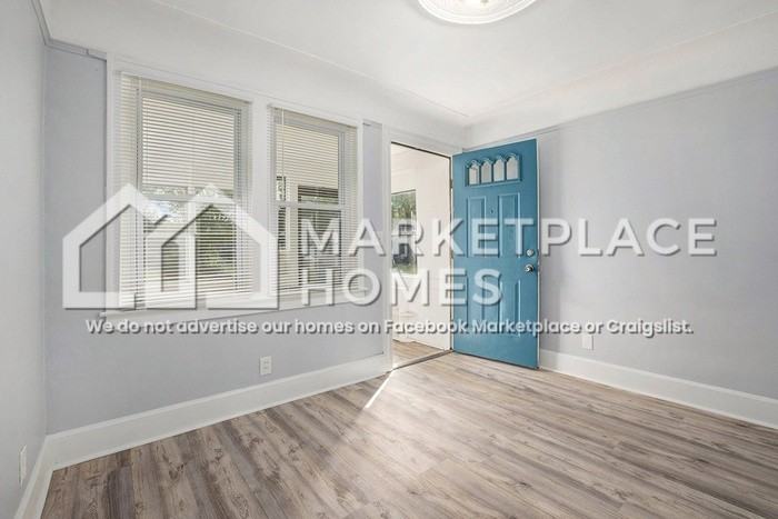 7043 Meadow Ave - Photo 5 of 23