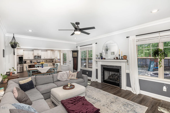 180 Long Grass Dr - Photo 2 of 5