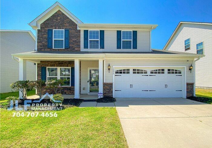 1295 Farm Branch Dr Sw - Photo 2 of 32