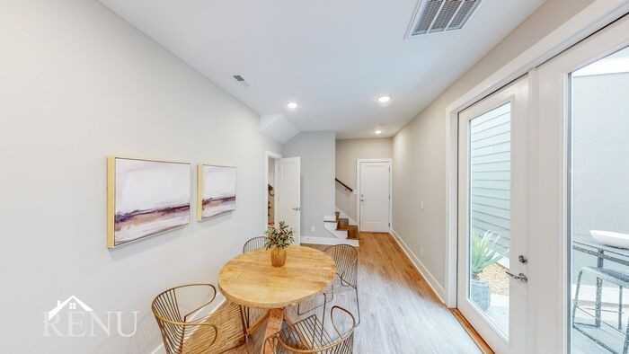 2351 E 19th St - Photo 6 of 17