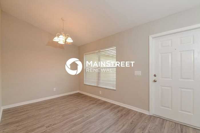 1876 N San Mateo Dr - Photo 4 of 15