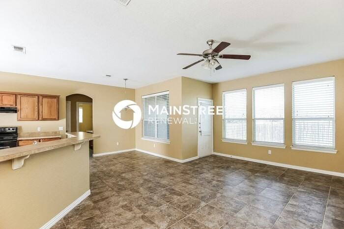 229 Kennedy Dr - Photo 3 of 16