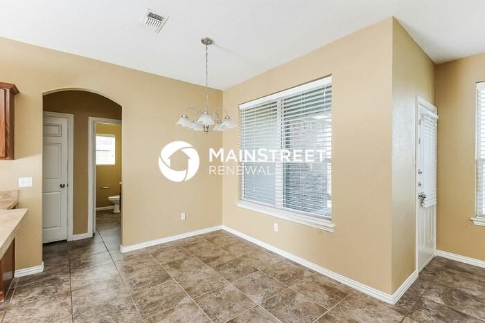 229 Kennedy Dr - Photo 5 of 16