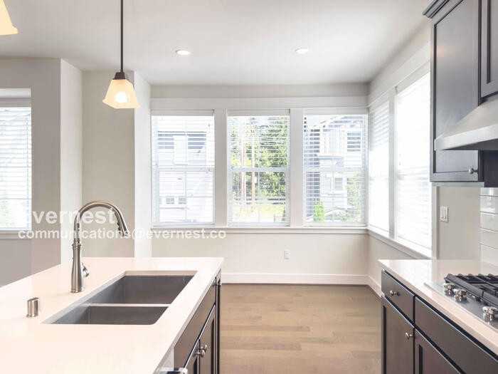 18526 46th Ave Se - Photo 3 of 27