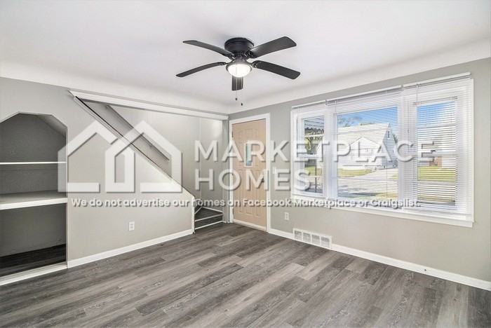 24850 Wilmot Ave - Photo 3 of 19