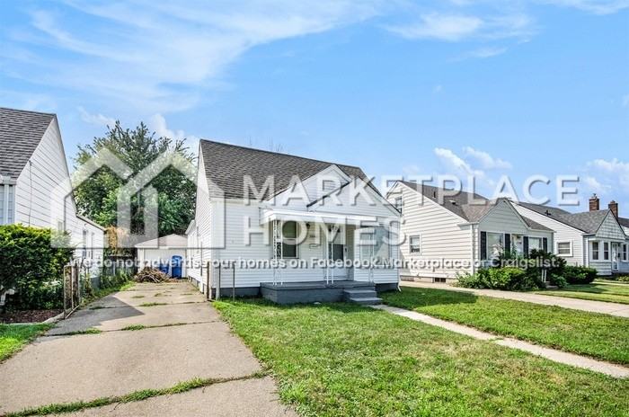 20943 Dexter Blvd - Photo 3 of 16