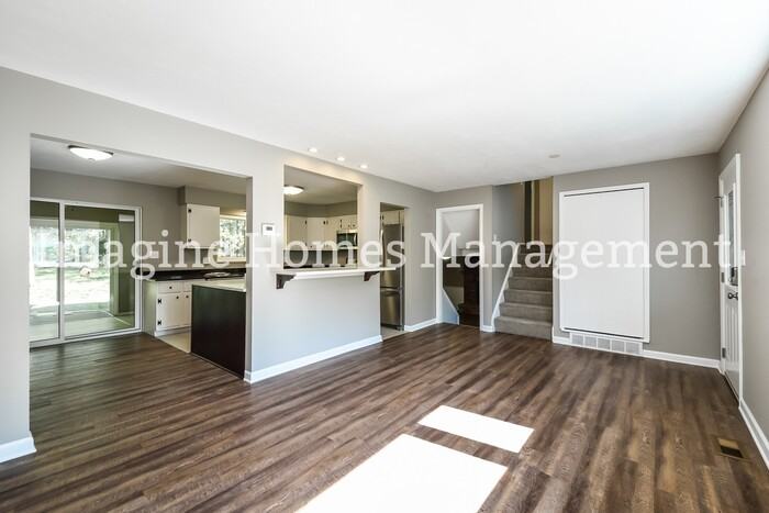 6488 Glenallen Ave - Photo 4 of 22