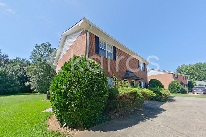 160 Deer Parkway - Photo 2 of 22